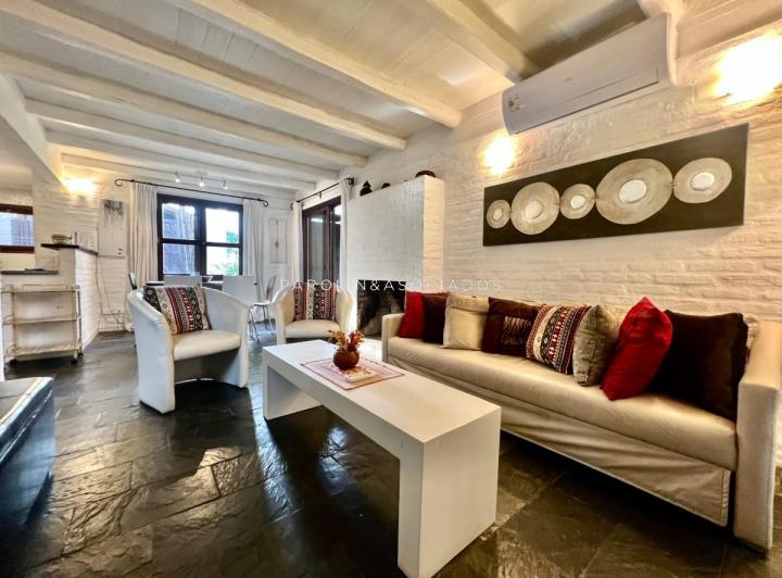 Casa · 68m² · 3 Ambientes · 1 Cochera