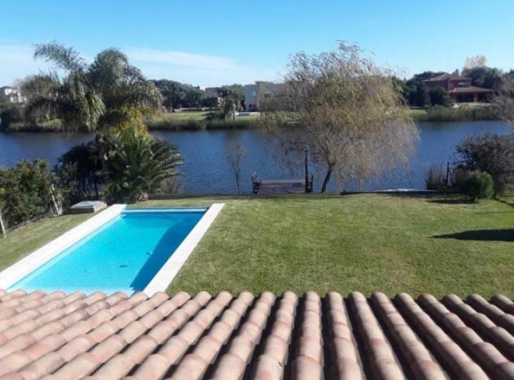 Casa · 278m² · 3 Dormitorios