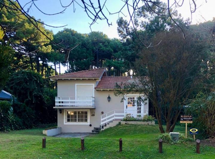 Casa · 120m² · 4 Ambientes · 1 Cochera