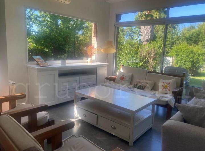Casa · 180m² · 4 Ambientes · 1 Cochera