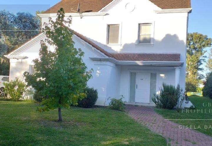 Casa · 350m² · 4 Ambientes · 4 Cocheras