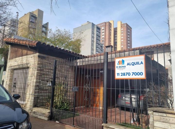Casa · 180m² · 6 Ambientes · 1 Cochera