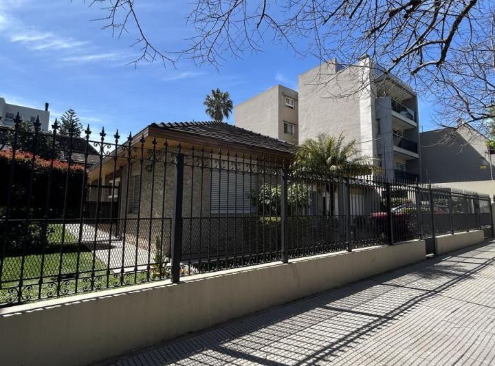 Casa · 351m² · 5 Ambientes · 2 Cocheras