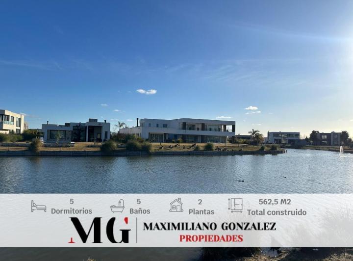 Casa · 550m² · 9 Ambientes · 1 Cochera