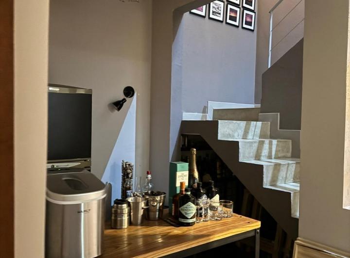 Casa · 420m² · 8 Ambientes · 1 Cochera
