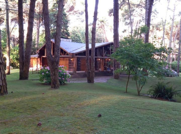 Casa · 4686m² · 4 Dormitorios