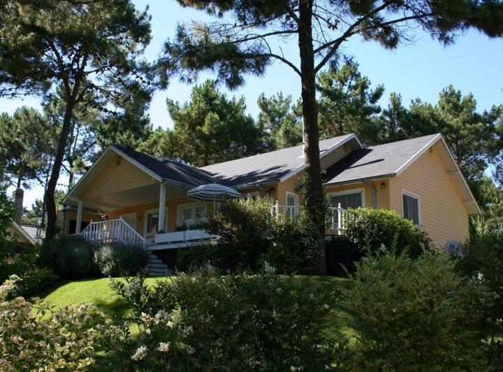 Casa · 127m² · 4 Ambientes · 1 Cochera