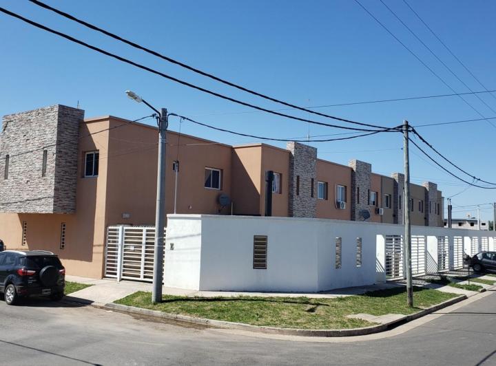 Casa · 65m² · 2 Ambientes · 1 Cochera