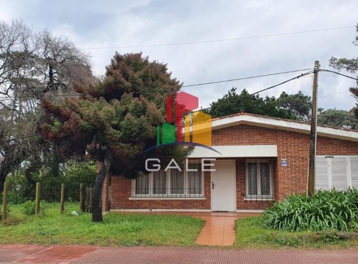 Casa · 500m² · 4 Ambientes · 1 Cochera