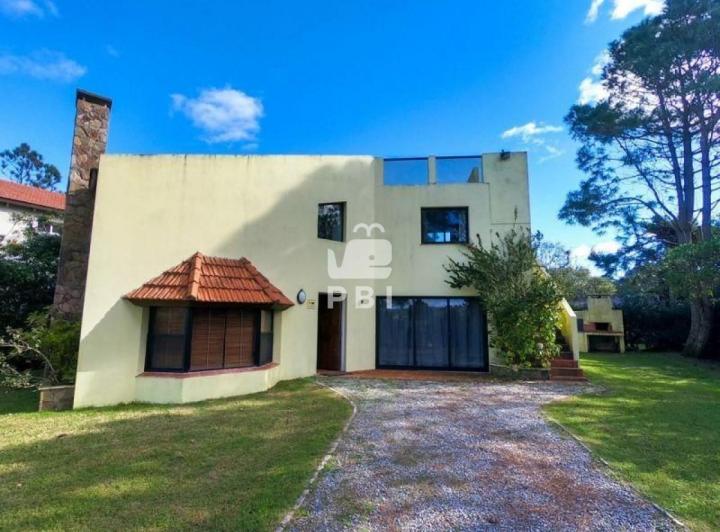 Casa · 120m² · 3 Ambientes · 1 Cochera