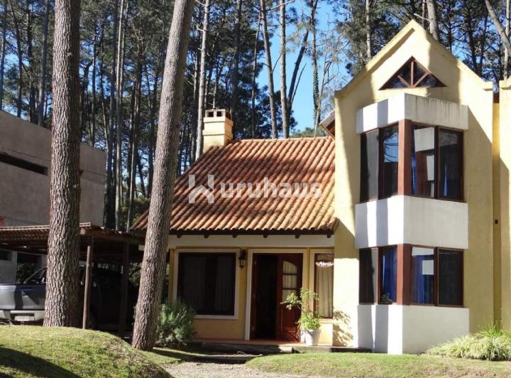 Casa · 120m² · 4 Ambientes · 1 Cochera