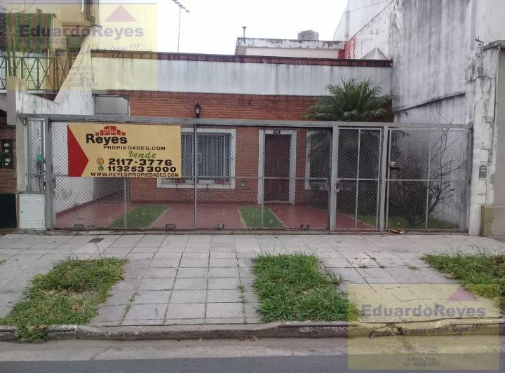 Casa · 225m² · 4 Ambientes · 2 Cocheras