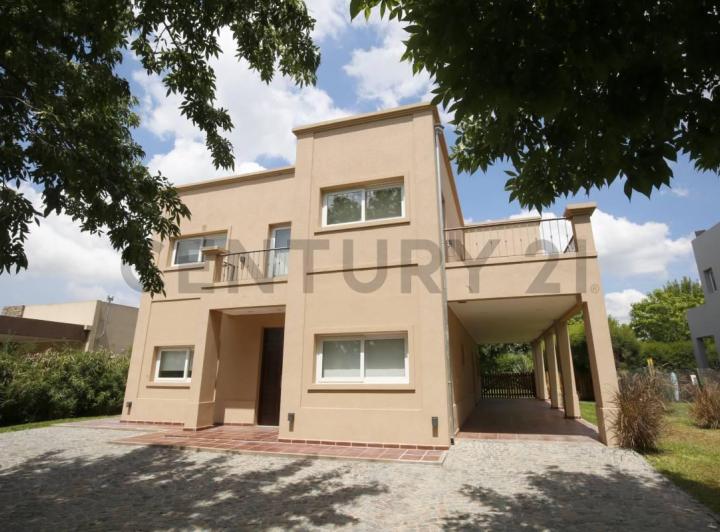 Casa · 273m² · 5 Ambientes · 2 Cocheras