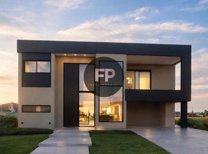Casa · 269m² · 5 Ambientes · 6 Cocheras
