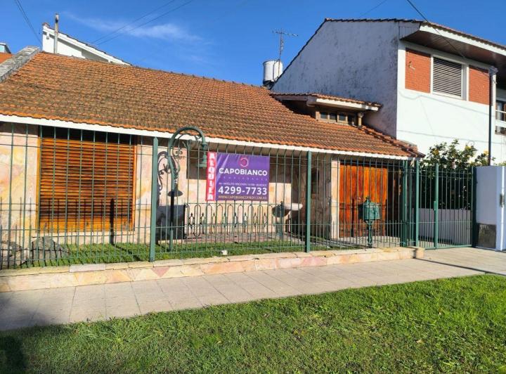 Casa · 100m² · 4 Ambientes · 1 Cochera