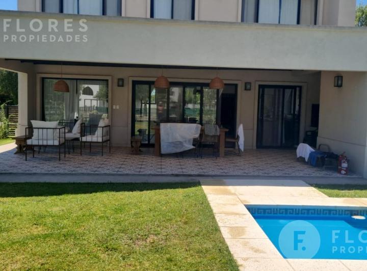 Casa · 170m² · 5 Ambientes · 2 Cocheras