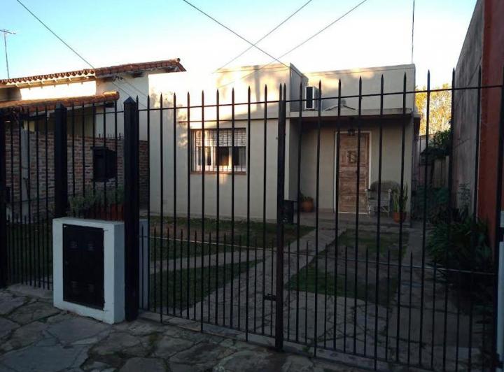 Casa · 100m² · 4 Ambientes · 1 Cochera