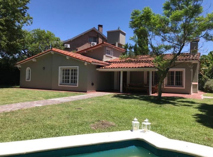 Casa · 130m² · 4 Ambientes · 2 Cocheras