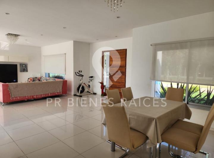 Casa · 181m² · 4 Ambientes