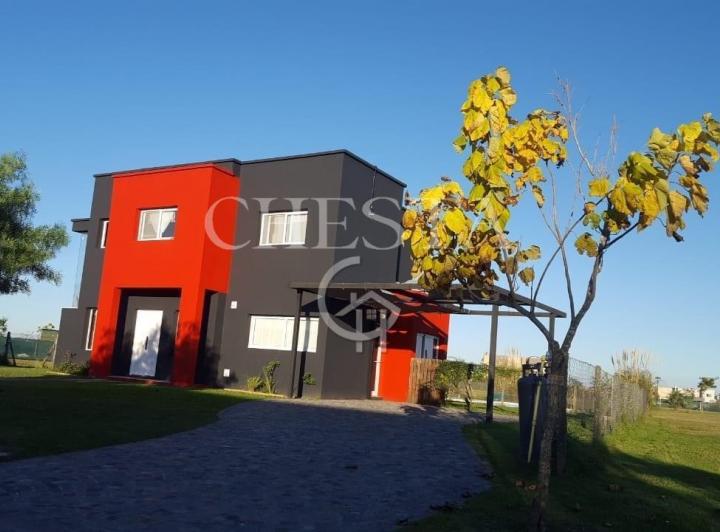 Casa · 200m² · 6 Ambientes