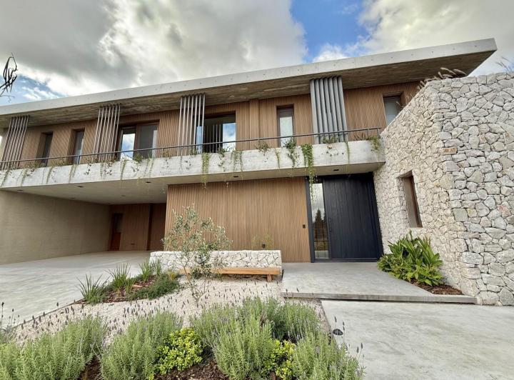 Casa · 457m² · 5 Ambientes · 1 Cochera