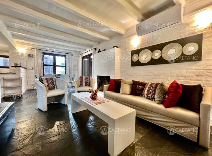 Casa · 68m² · 3 Ambientes · 1 Cochera