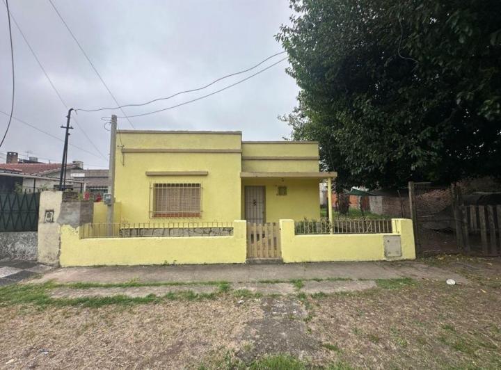 Casa · 70m² · 4 Ambientes · 1 Cochera