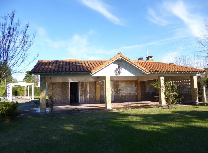 Casa · 150m² · 4 Ambientes · 3 Cocheras
