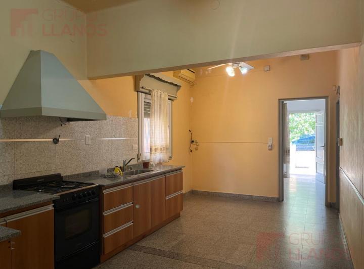 Casa · 4 Ambientes · 1 Cochera
