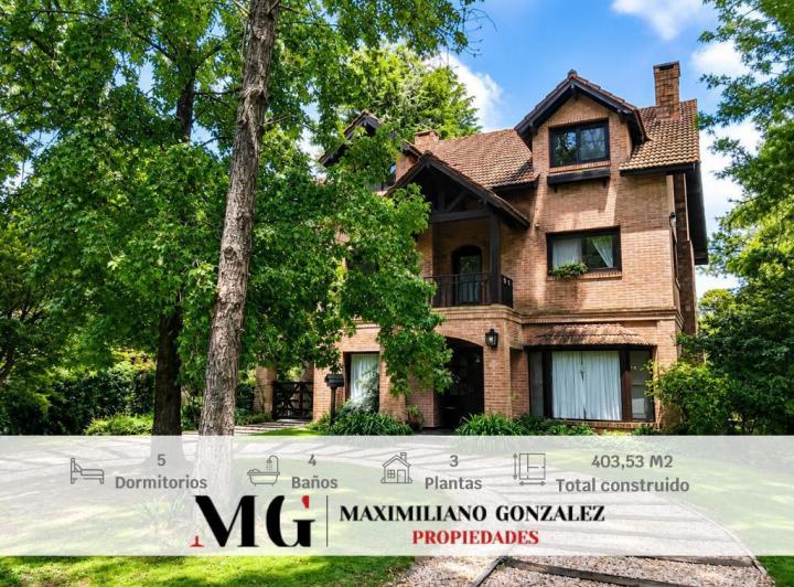 Casa · 374m² · 8 Ambientes · 2 Cocheras
