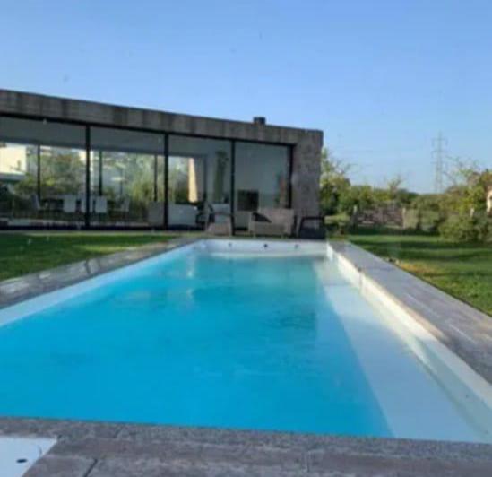 Casa · 220m² · 3 Ambientes · 2 Cocheras