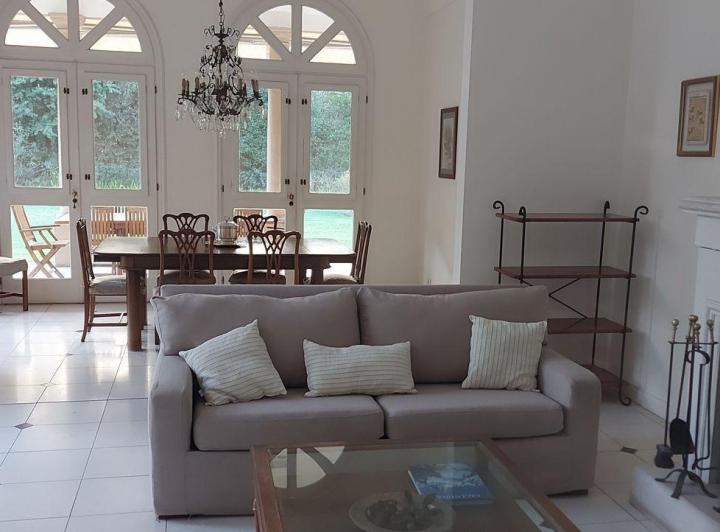 Casa · 387m² · 9 Ambientes · 5 Cocheras