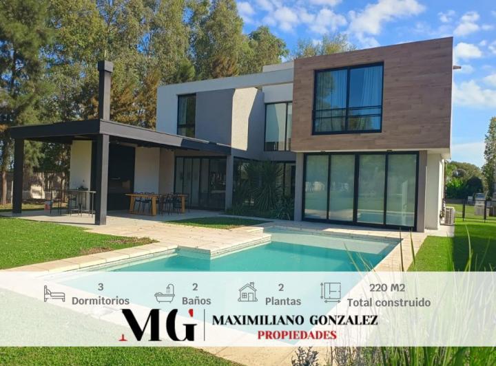 Casa · 220m² · 4 Ambientes · 1 Cochera