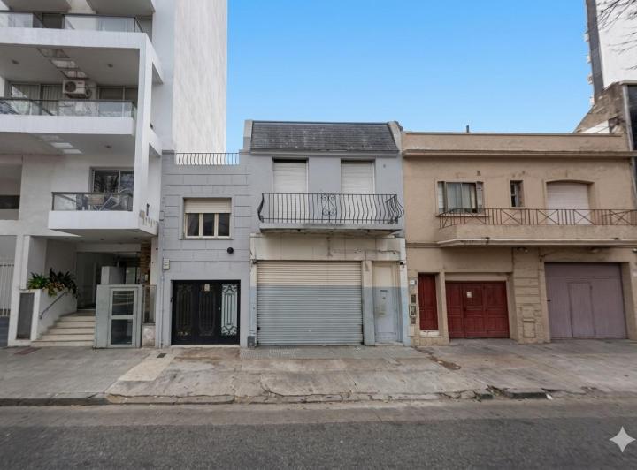 Casa · 100m² · 6 Ambientes · 1 Cochera