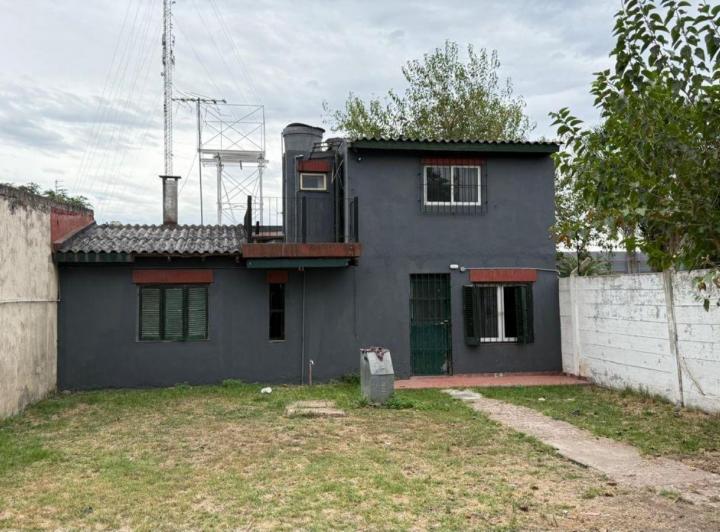 Casa · 100m² · 5 Ambientes · 2 Cocheras