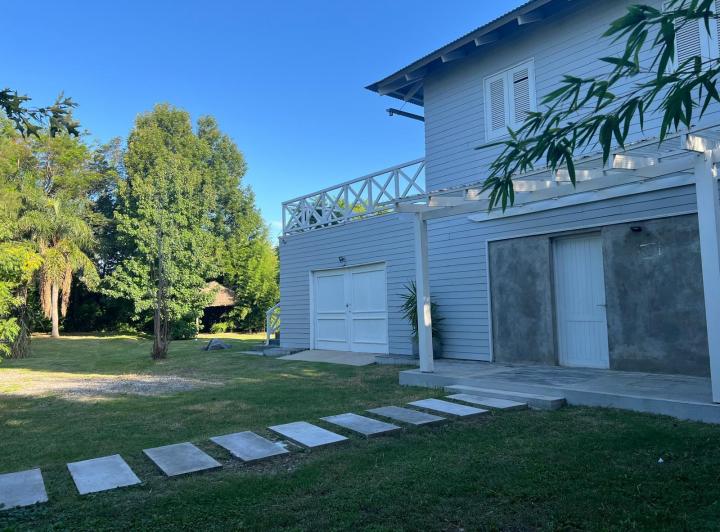 Casa · 130m² · 2 Dormitorios · 2 Cocheras