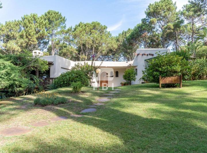 Casa · 301m² · 4 Ambientes