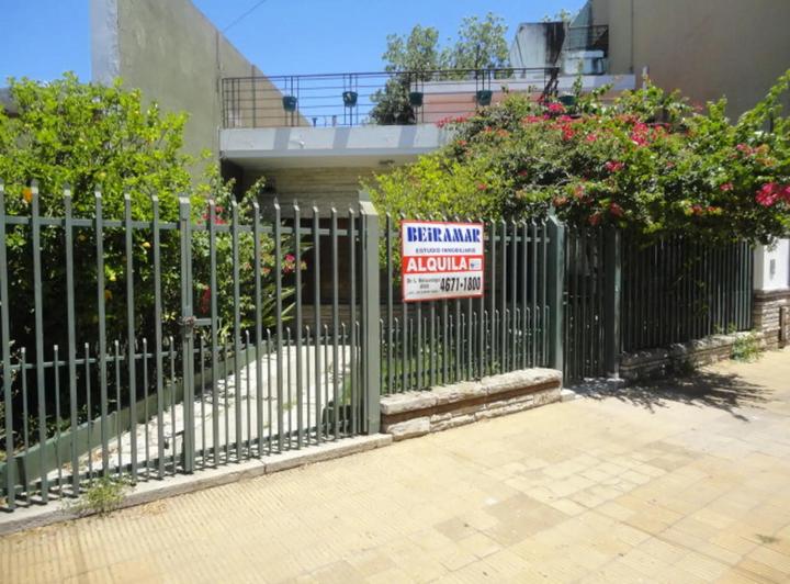 Casa · 300m² · 6 Ambientes
