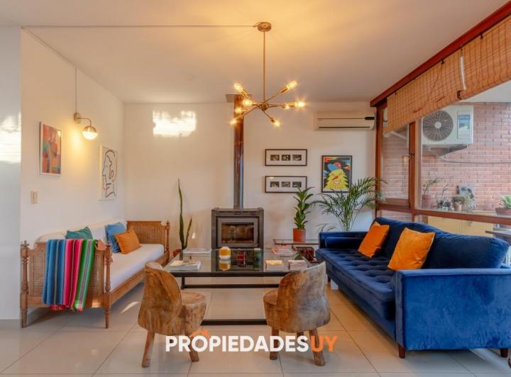 Casa · 275m² · 5 Ambientes · 1 Cochera