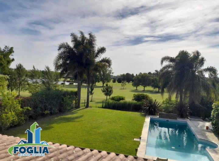Casa · 300m² · 7 Ambientes · 2 Cocheras