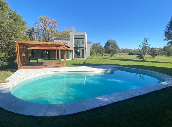 Casa · 188m² · 5 Ambientes · 2 Cocheras