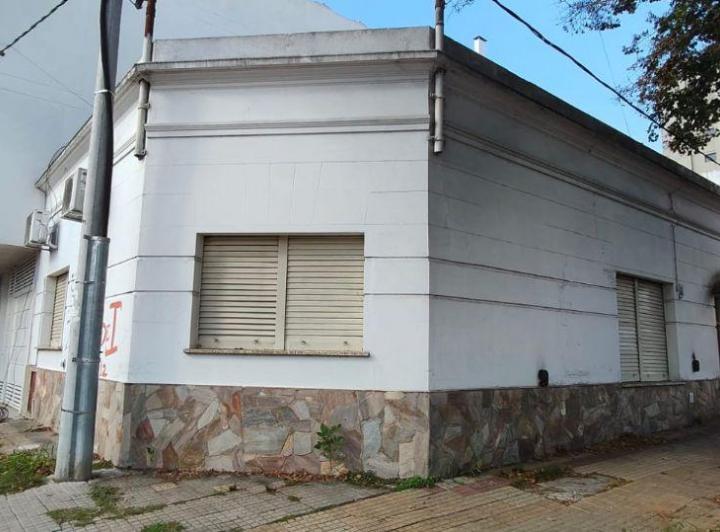 Casa · 120m² · 7 Ambientes · 1 Cochera