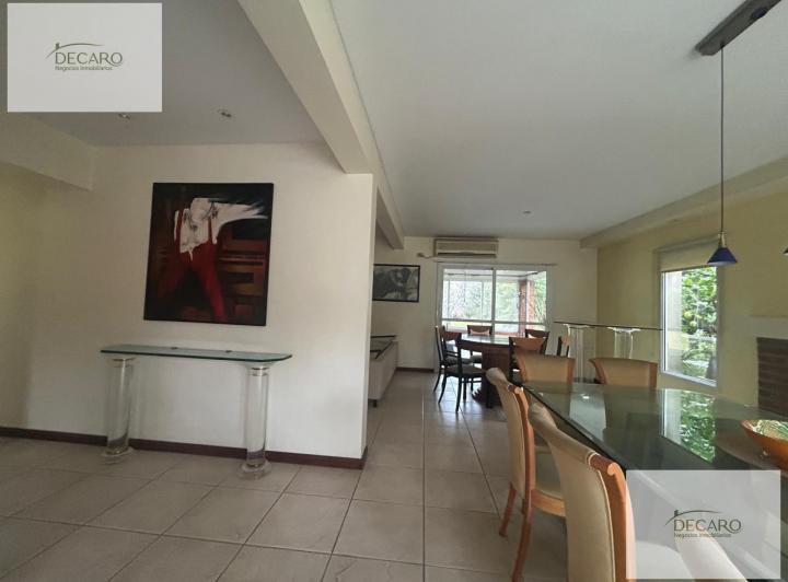 Casa · 191m² · 4 Ambientes · 3 Cocheras