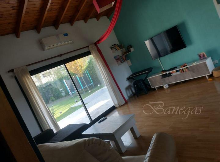 Casa · 600m² · 4 Ambientes · 3 Cocheras