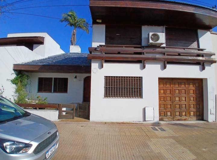 Casa · 400m² · 5 Ambientes · 1 Cochera