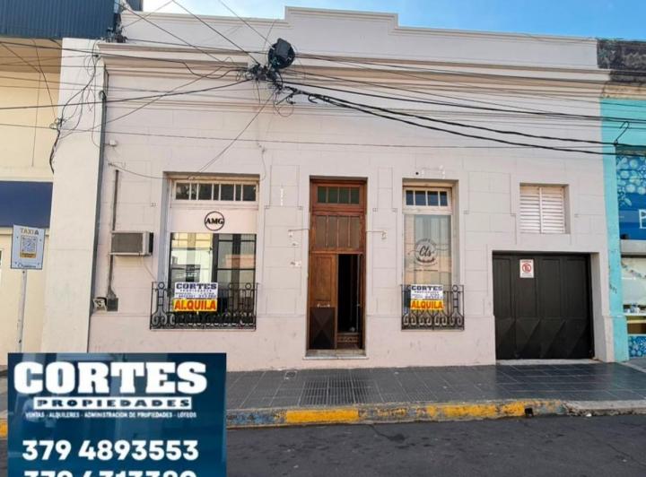 Casa · 200m² · 5 Ambientes · 1 Cochera