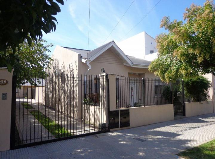 Casa · 1m² · 3 Ambientes · 1 Cochera