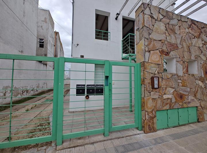 Casa · 70m² · 2 Dormitorios · 1 Cochera
