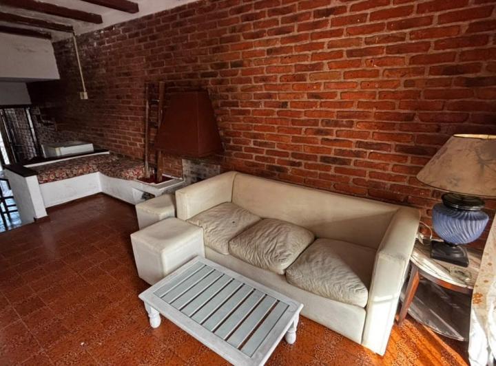 Casa · 60m² · 4 Ambientes · 1 Cochera