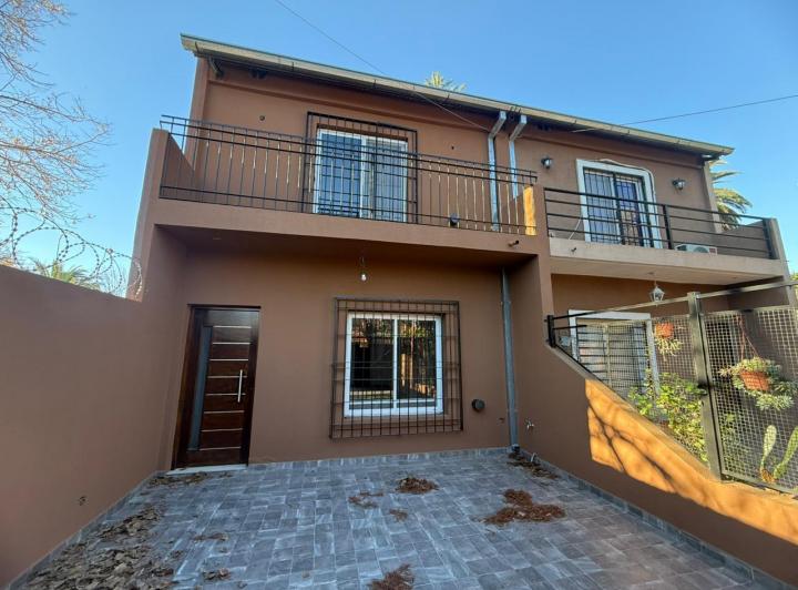 Casa · 104m² · 3 Ambientes · 1 Cochera